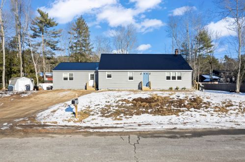 6 Loon Dr, Pejepscot, ME 04086 exterior