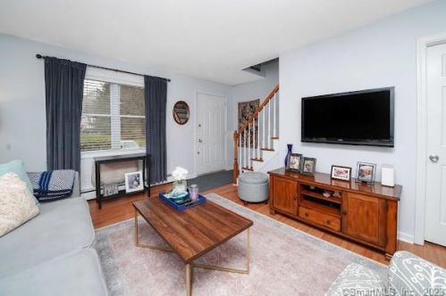 219 Brentwood Dr, Wallingford, CT 06492 exterior