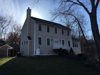 37 Clews St, Shrewsbury, MA 01545 exterior