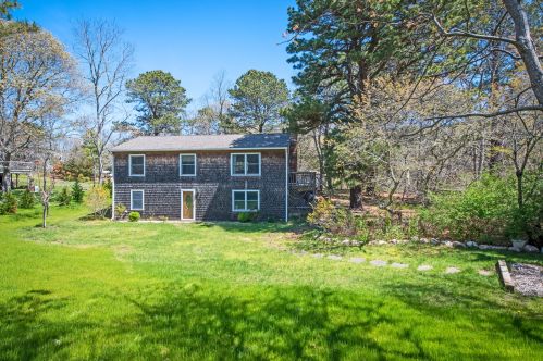 330 Old Wharf Rd, Wellfleet, MA 02667 exterior