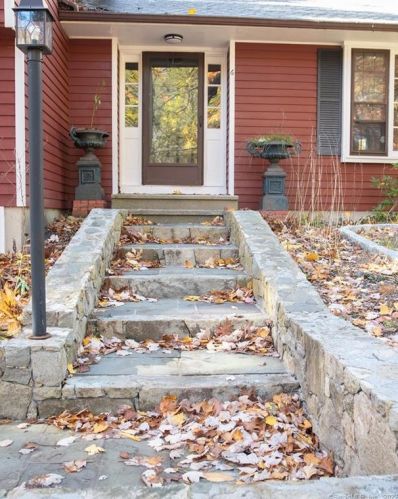 6 Whippoorwill Ln, Brookfield-Center, CT 06804 exterior
