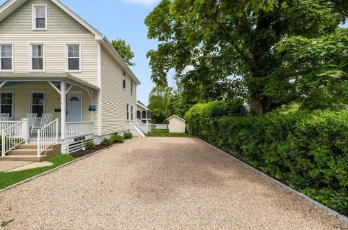 81 Narragansett Ave, South Kingstown, RI 02882 exterior