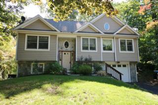 22 Totem Trl, Huntington, CT 06484 exterior