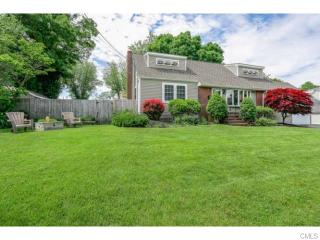 207 Ryegate Ter, Stratford, CT 06615 exterior