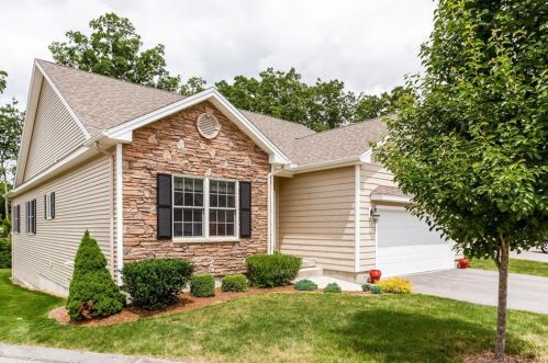 38 Center Ct, Colchester, CT exterior