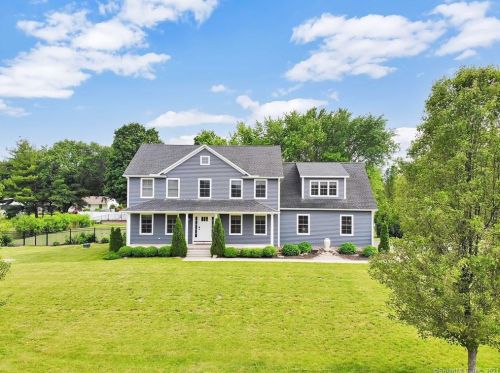 8 Meeting House Ln, Enfield, CT 06082 exterior