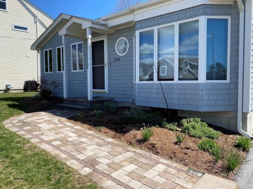 209 Wood Hill Rd, South Kingstown, RI 02882 exterior