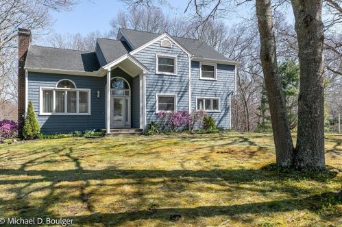 36 Cosmo St, Westerly, RI 02891 exterior