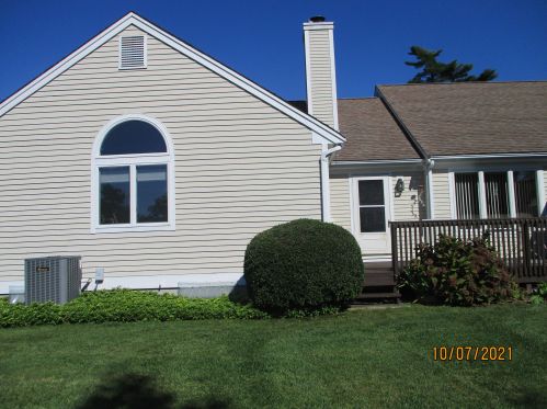 1 Rolling Green Ln, Mashpee, MA 02649 exterior