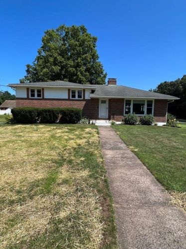 7 Concord Rd, Manchester, CT 06042 exterior