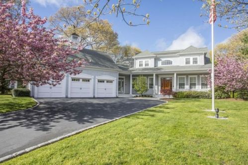 2 Firethorn Ln, Sandwich, MA 02563 exterior