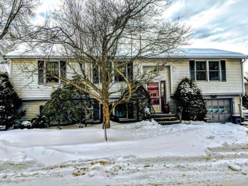 9 Euclid Ave, Maynard, MA 01754 exterior