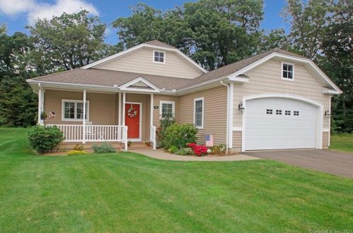 9 Hunters Rdg, Granby, CT 06035 exterior