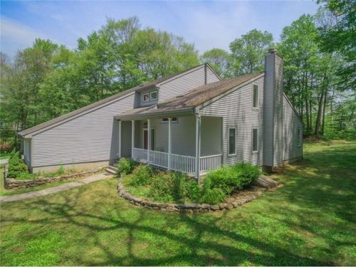 19 Beech Pl, Colchester, CT 06415 exterior