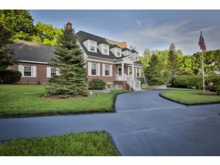 6 Pope Cir, Nashua, NH 03063 exterior
