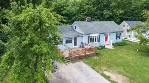32 Border St, Amherst, NH 03031 exterior