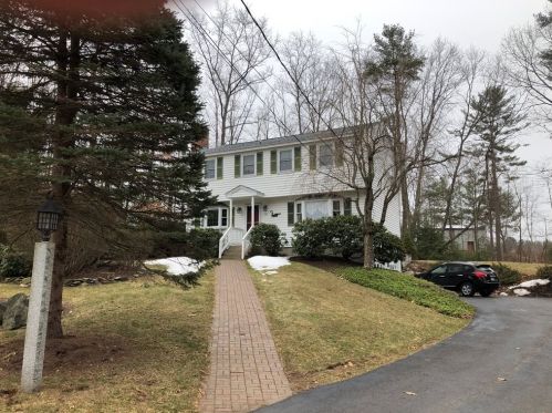 21 Lancaster Dr, Londonderry, NH 03053 exterior