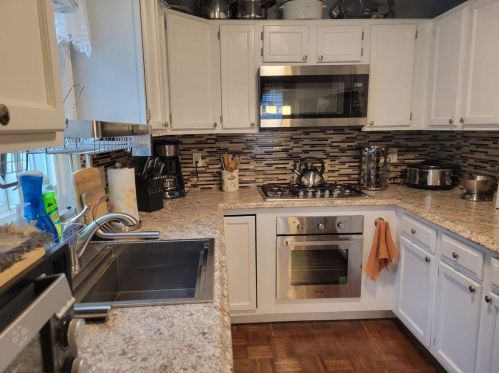 36 Springbrook Rd, Westerly, RI 02891 exterior