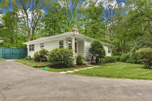 72 Sugarloaf Dr, Wilton, CT 06897 exterior