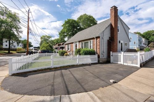 100 Maplewood St, Roxbury-Xing, MA 02132 exterior