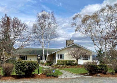38 Fairway Ln, Carroll, NH 03598 exterior