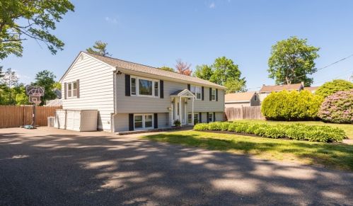 70 Prospect Ave, Lynnfield, MA 01940 exterior