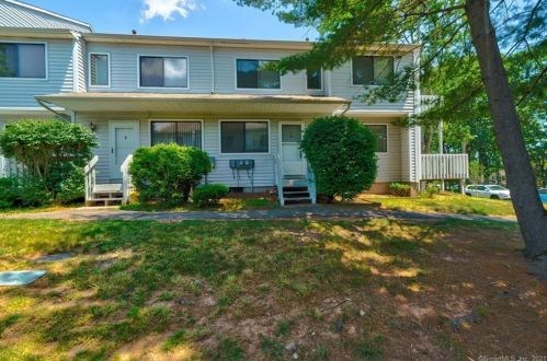 610 Cypress Rd, Hartford, CT 06111 exterior