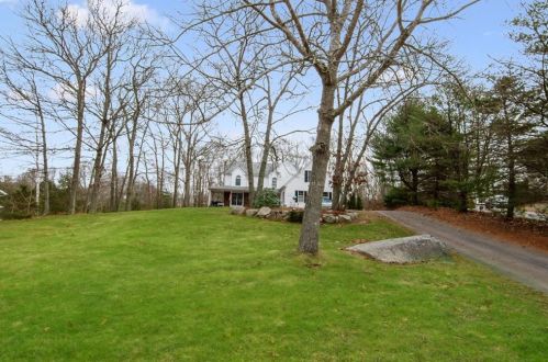 40 Rock Ridge Rd, Westerly, RI 02891 exterior