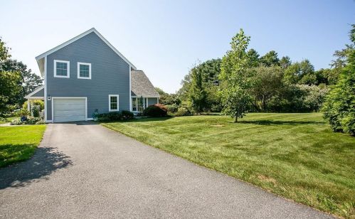 403 Corey Ln, Middletown, RI 02842 exterior