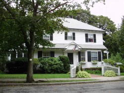 11 Brae Burn Rd, Newton, MA 02466 exterior