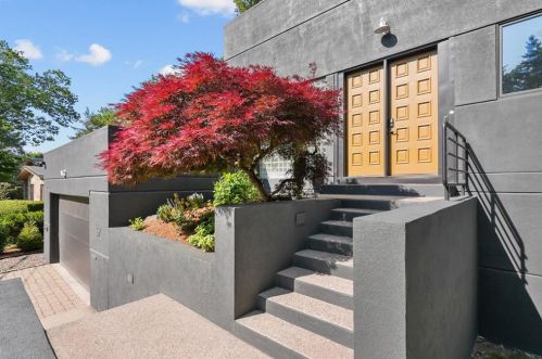 32 Winfield Rd, Providence, RI 02906 exterior