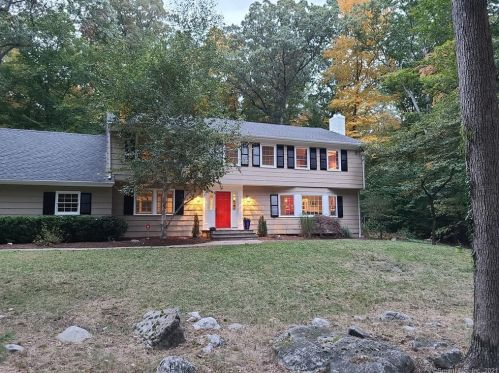 7 Hunting Ridge Rd, Stamford, CT 06903 exterior