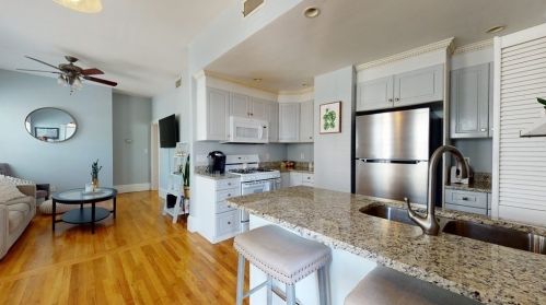 627 6Th St, Roxbury-Xing, MA 02127 exterior