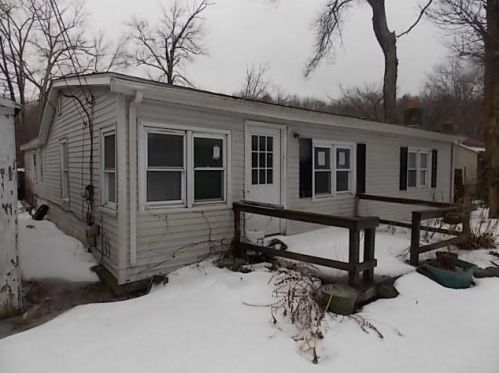 1660 Putnam Pike, Glocester, RI 02814 exterior