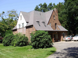 636 Dedham St, Newton, MA 02461 exterior