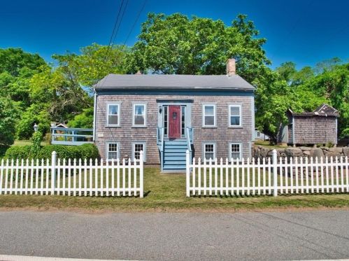 559 Main Rd, Horseneck Beach, MA 02790 exterior