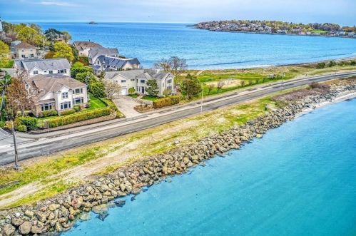 1 Little Nahant Rd, Nahant, MA 01908 exterior
