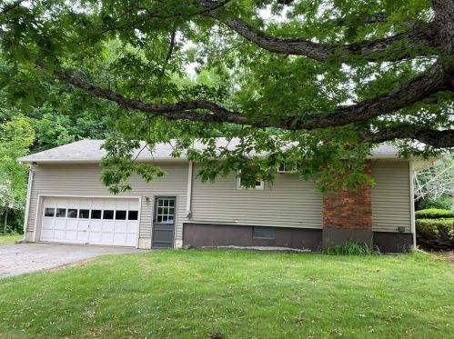 8 Cherylann Dr, Rutland, MA 01543 exterior