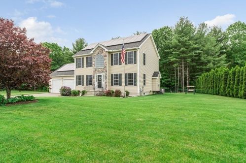 12 Myles Ln, Shirley, MA 01464 exterior