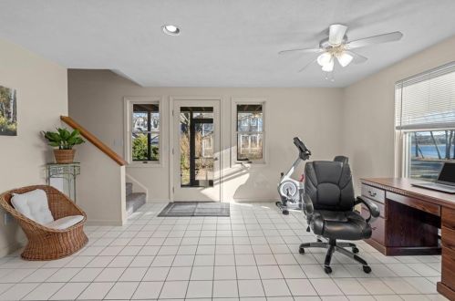 44 Worsley Ave, North-Kingstown, RI 02852 exterior