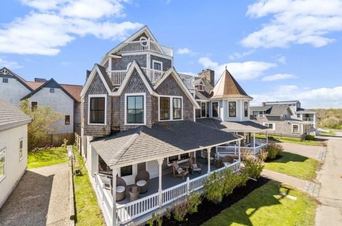 9 Thomas St, Marshfield, MA 02020 exterior