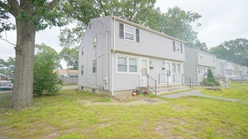 77 Humbert St, Springfield, MA 01109 exterior