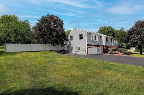 2 Macera Farm Rd, Providence, RI 02919 exterior