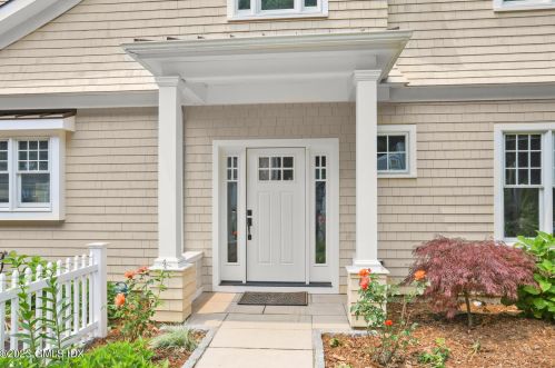 28 Cary Rd, Riverside, CT 06878 exterior