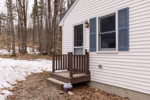 5 Woodcrest Dr, Ossipee, NH 03864 exterior