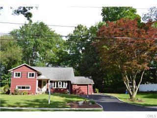 93 Windsor Rd, Fairfield, CT 06824 exterior