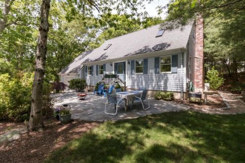 40 Frederick Rd, Falmouth, MA 02540 exterior