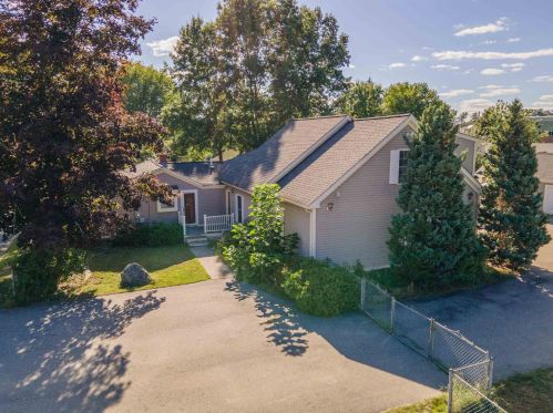 22 Thornton Rd, Nashua, NH 03063 exterior