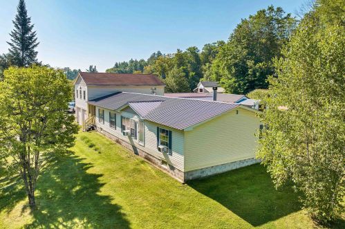 3 Chester Ln, Center Harbor, NH 03226 exterior