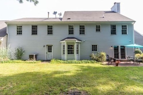 28 Pintail Rd, Walpole, MA 02081 exterior